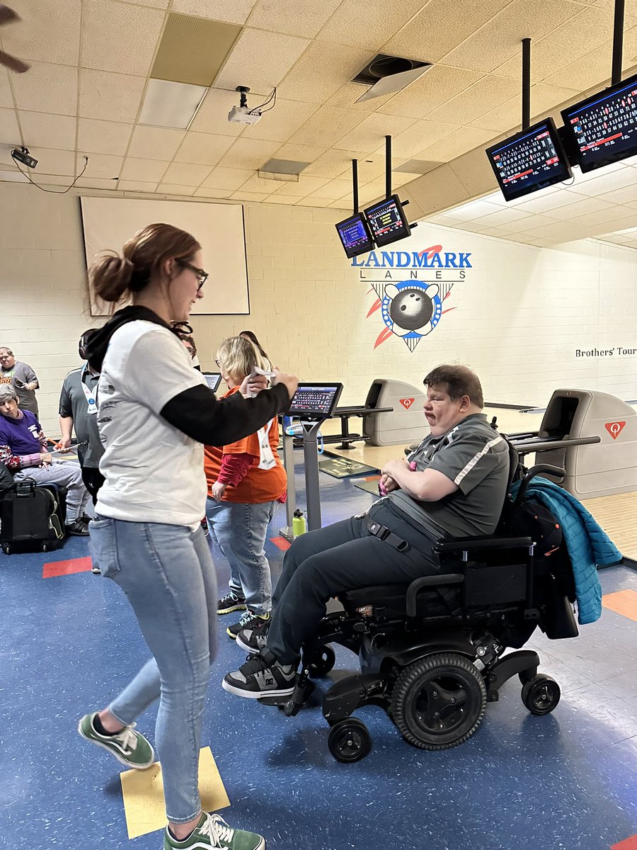 Spent the morning along side <a href="/ECRedDevilsBase/">Eureka College Baseball</a> at the <a href="/SO_Illinois/">Special Olympics Illinois</a> State Bowling tournament! 

We had so much fun watching the athletes compete! Congratulations to all the bowlers!