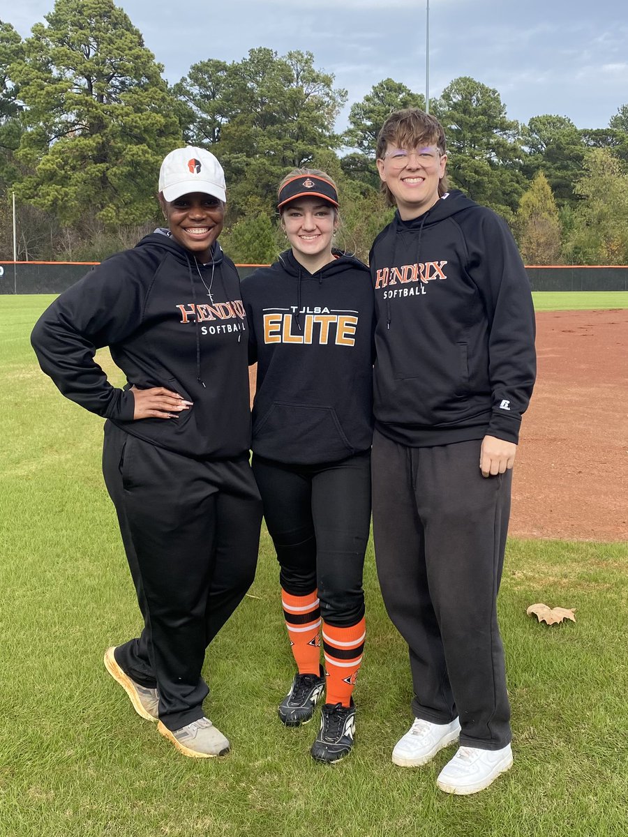 I had a great morning at the Hendrix Camp! I recieved tons of defensive reps and got some good work hitting! Unfortunately with the weather, we couldn’t scrimmage, but I still had a great time! Thank you to Coach Hunt, and Coach T.O for putting on this camp! #beelite