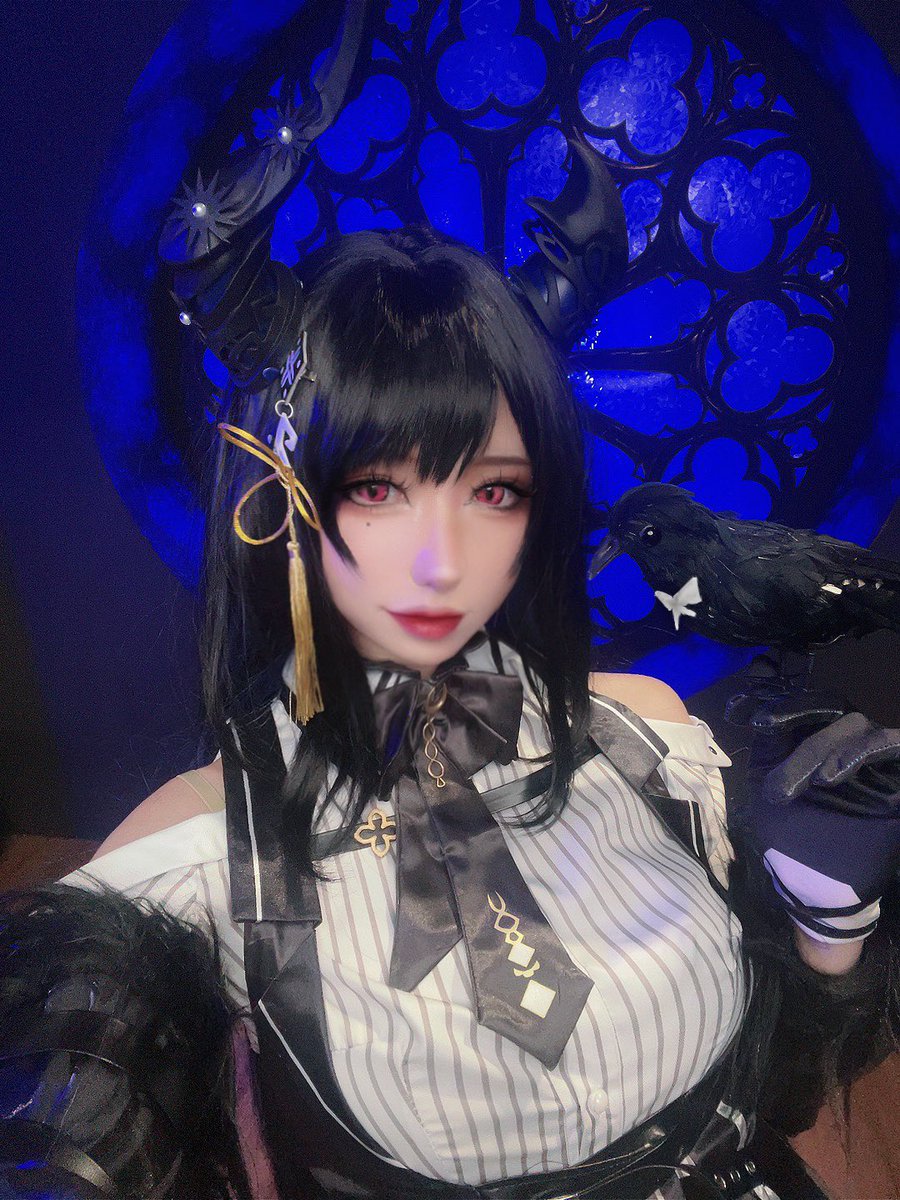 🎼 Any Jailbirds here? 🎼
This design is just so beautiful ~ 

#cosplay #RavenCrafts #NerissaRavencroft