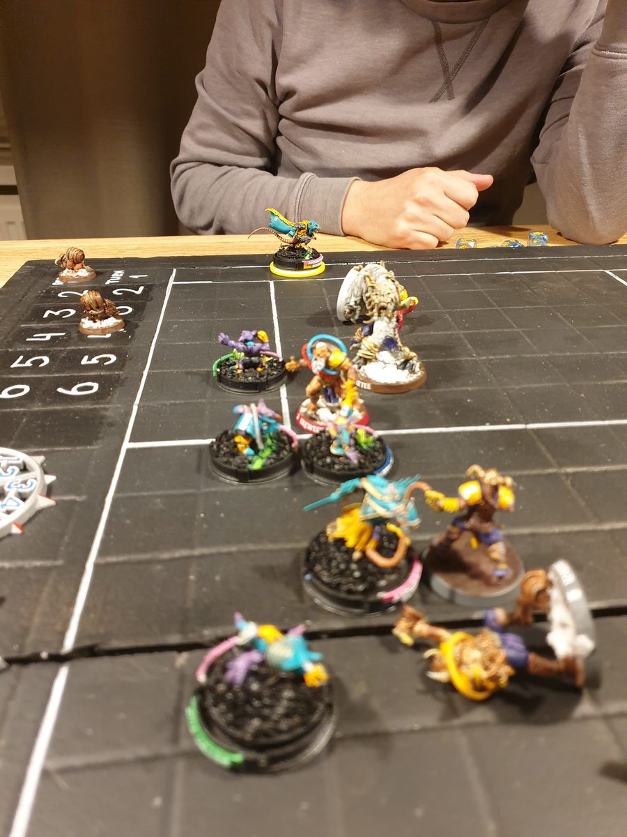 The second semifinal was between Ragnar’s Rascals (Norse) and Toxic Crusaders (Underworld Denizens). After a tough battle the Rascals won 2-1! Check our other socials for the reaction of both coaches!
#bloodbowl #bloodbowlsevens #bloodbowlcommunity #bloodbowlteam