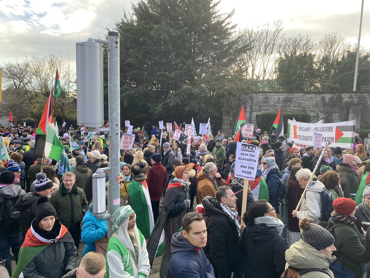 ForsaSouth's tweet photo. @forsa_union_ie at the Solidarity March for Palestine today from the Garden of Remembrance to the Dail! ✊@irishcongress @ipsc48 #ceasefire_permanent #CeasefireForGazaNOW #FreePalestineFromlsraelNOW https://t.co/ioW9e9gUNh