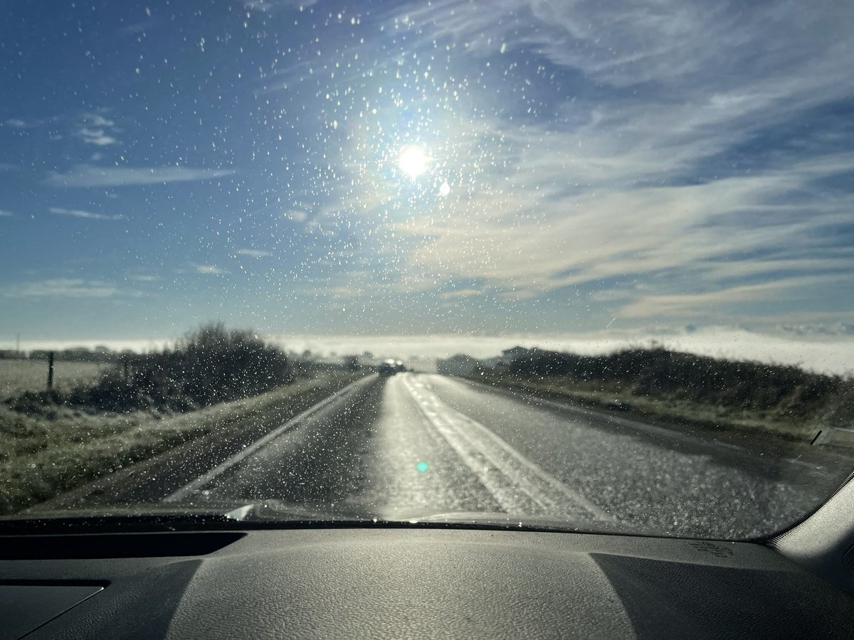 RAFSelsey's tweet photo. This doesn’t do the view justice this morning. About 2 miles outside of #Dorchester above the clouds and frozen mist. #LoveDorset https://t.co/w9tFRaulq1