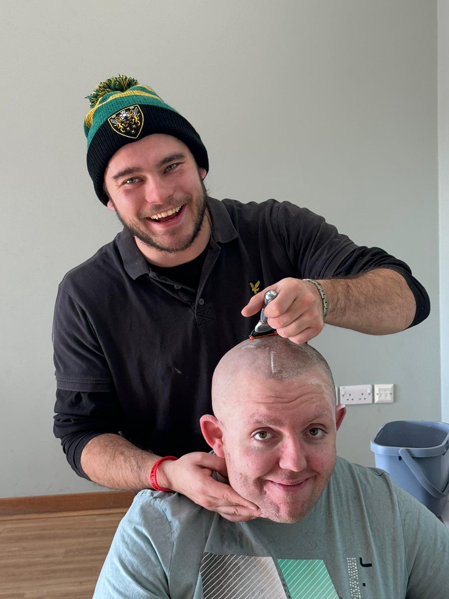 Shoutout to Curtis who shaved his head, raising £221 for cancer patients. Your donations help provide gift packs & support to adult #cancer patients in hospitals. Even though the head shave is done, your contributions still matter. Donate: justgiving.com/page/curtis-ar…