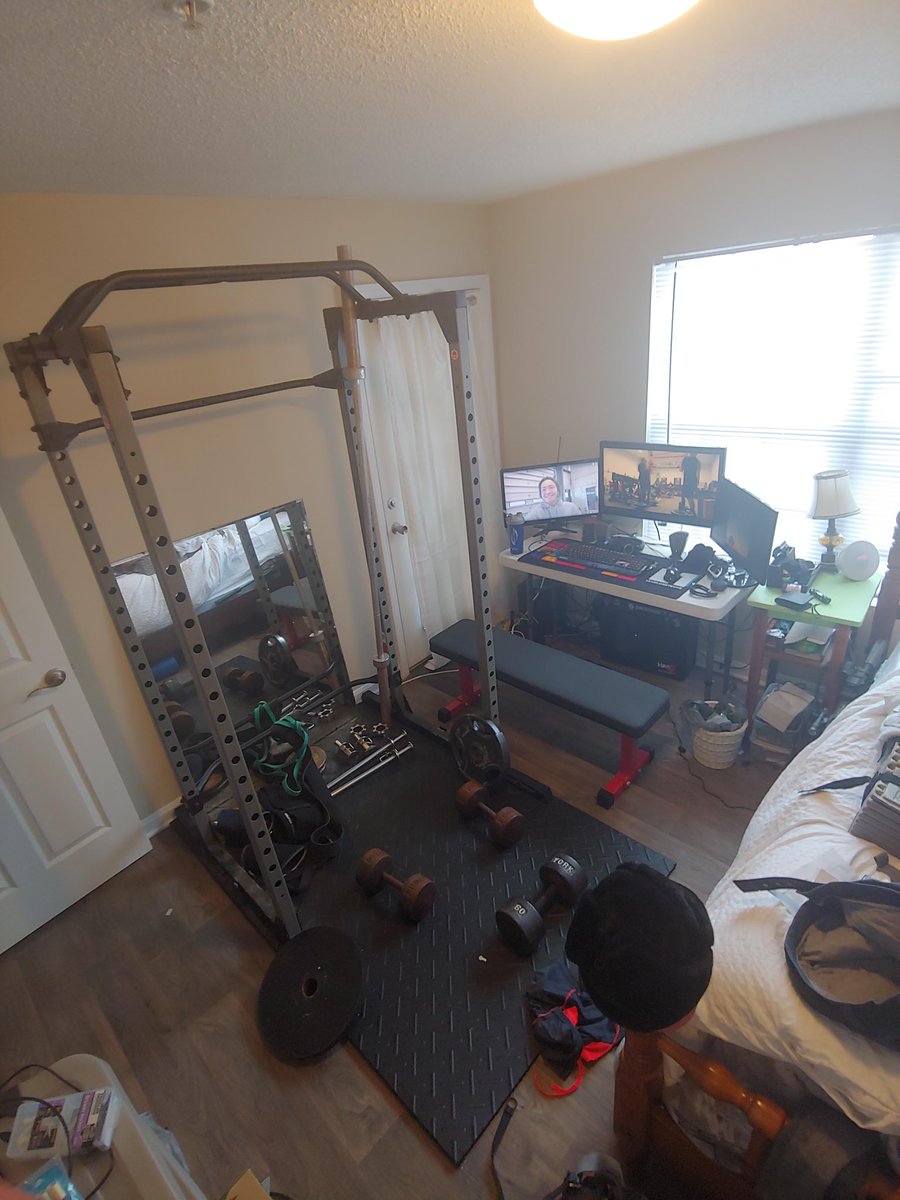 As we prepare for the golden bullmarket I have sized down all frivolous spending. I now live in my ex wife’s spare bedroom for €50 a week no questions asked. All food bought in bulk, gym membership cancelled

I can save on average €1380 on bills now and can buy ~100 extra $LINK