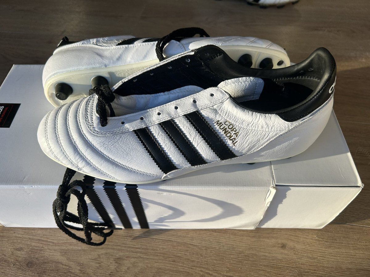 I might as well give away the Adidas Copa’s as well. Seeing as it’s Newcastle V Man Utd… To Win RETWEET for a Newcastle Win LIKE for a Man Utd win The Winner will be someone who picks right #NEWMUN