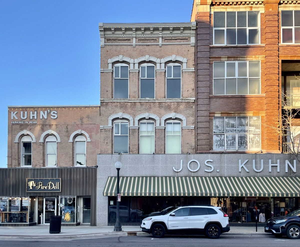 JoshLipnik's tweet photo. Downtown Champaign, IL https://t.co/OOgOJwGd9T