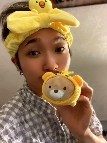 gi_tenshi's tweet photo. lets throw a pajama party!  (p.s. I literally just woke up from a nap 😴)
#DKBSELCADAY #BBESTIESELCADAY #BBSD #YUKU #다크비 #유쿠 #DKB https://t.co/t0k5KRCPNT
