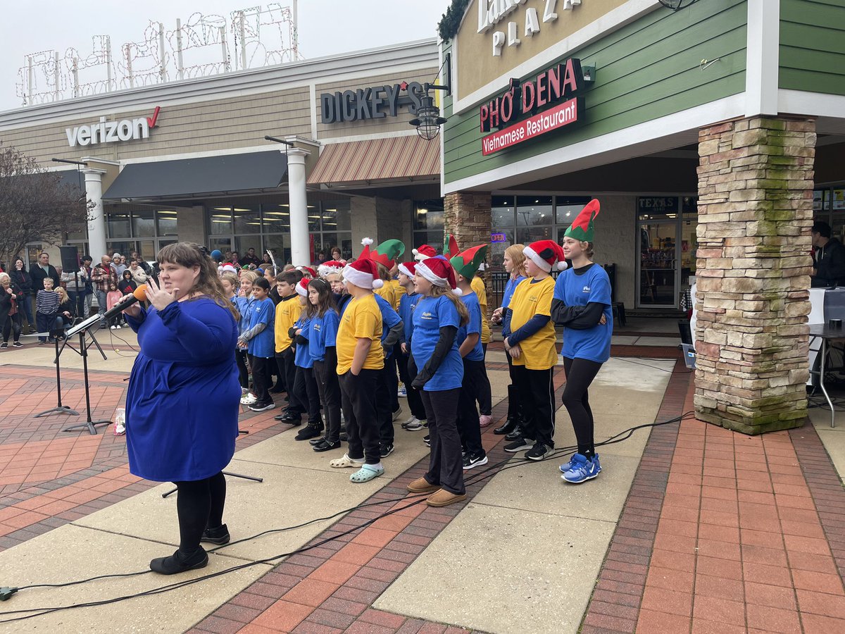 Great job to our chorus today who preformed at the Lake Shore Plaza Holiday Event!