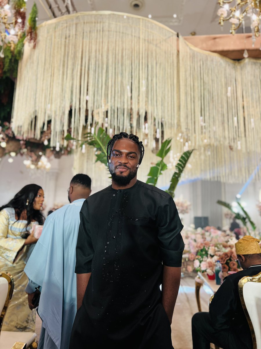 iamuncoloured's tweet photo. What a wholesome evening! Met my people after too many years. First wedding for the year and it’s in December. Imma be here till dawn at this point! Love is such a beautiful thing. Really beautiful https://t.co/FS0rcV0slu