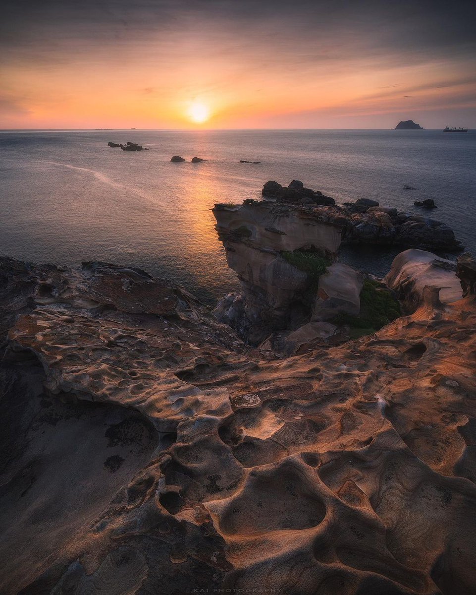 Use your footsteps to measure the world and your eyes to record the scenery