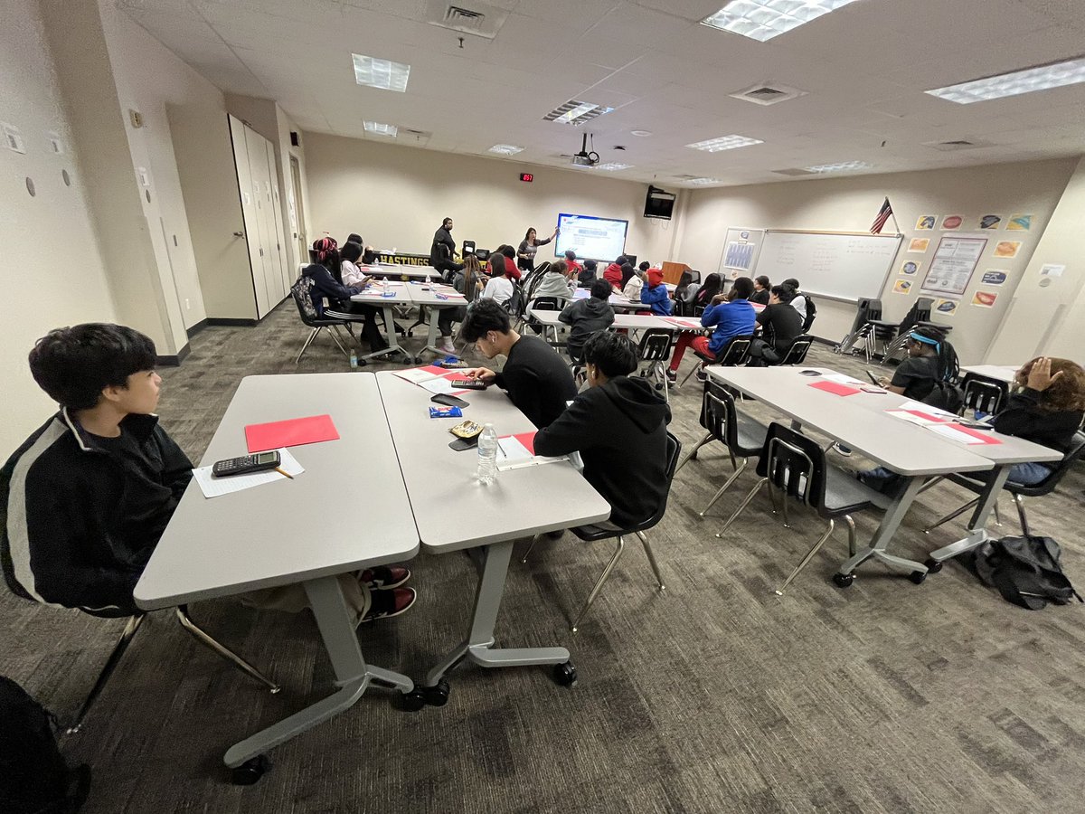pricewilliam's tweet photo. Saturday school is a great opportunity to accelerate learning. The 120 students who showed up to participate in our first session agreed 👍🏾. @HNGCBears #SuccessEngineers https://t.co/rHsrchYOXd
