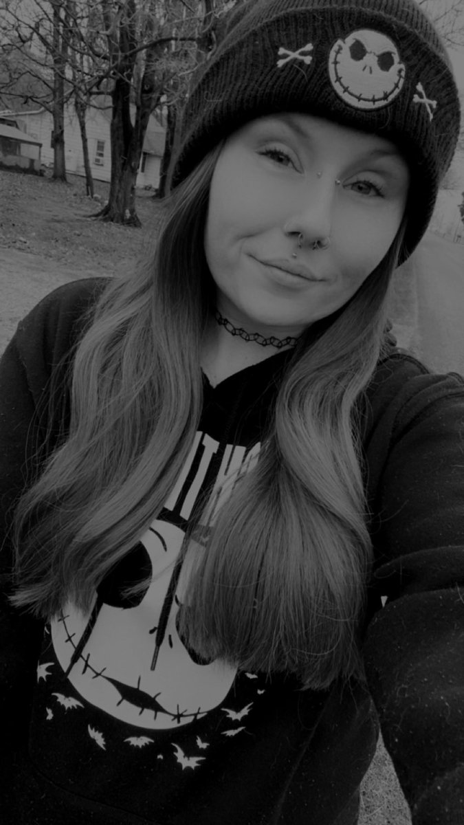 DOCMCPUFFINS420's tweet image. Walkin with Stella Mae ❤️ 
#dogsoftwitter #mixedbreed #bigdogs #girldogs