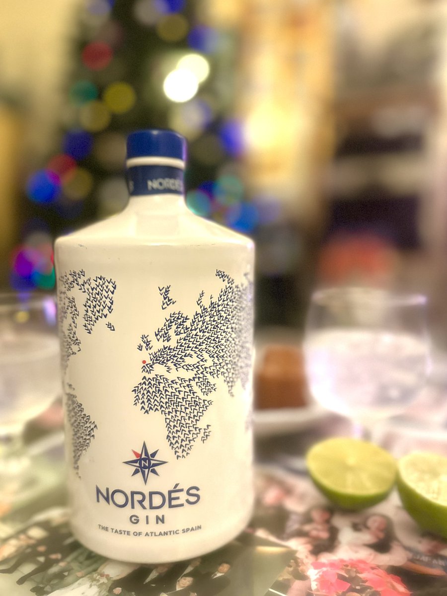 Loco_London_uk's tweet photo. スペイン🇪🇸のジン #nordes フルーティで美味しい〜 https://t.co/Xdwun4BYNR