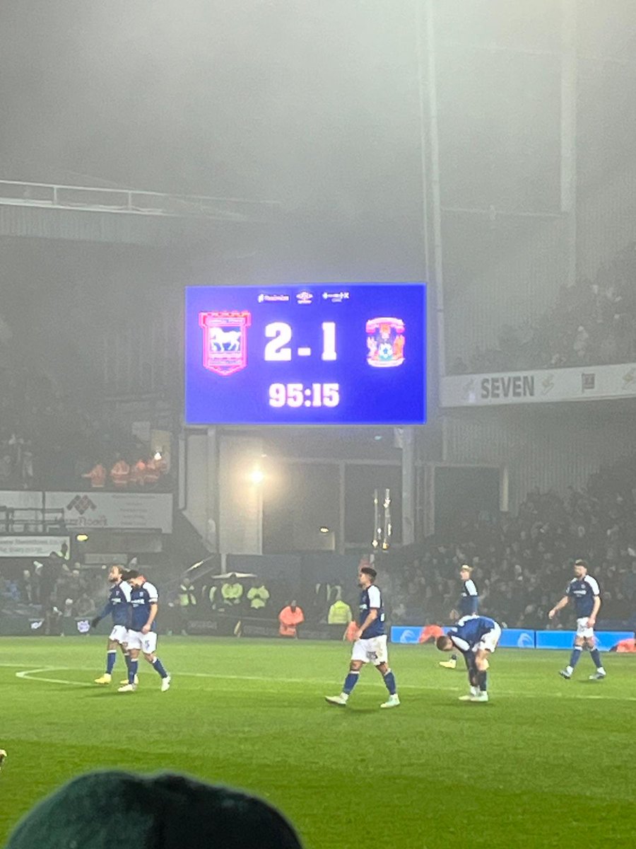 The scoreboard when the whistle should've gone.....and 15 seconds later 😂 #itfc