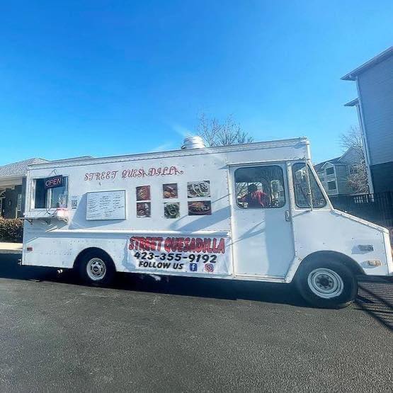 art120org's tweet photo. In the mood for good food tonight? Try out Taqueria el Jaguar’s Tacos,Torta, quesabirria, empanadas, elote, and more tonight for @MAINX24. Live music, street food and unique gifts kicks off 7pm-10pm December 2nd. Climbing Ninja lot!!! https://t.co/Dy5oKtuyjE
