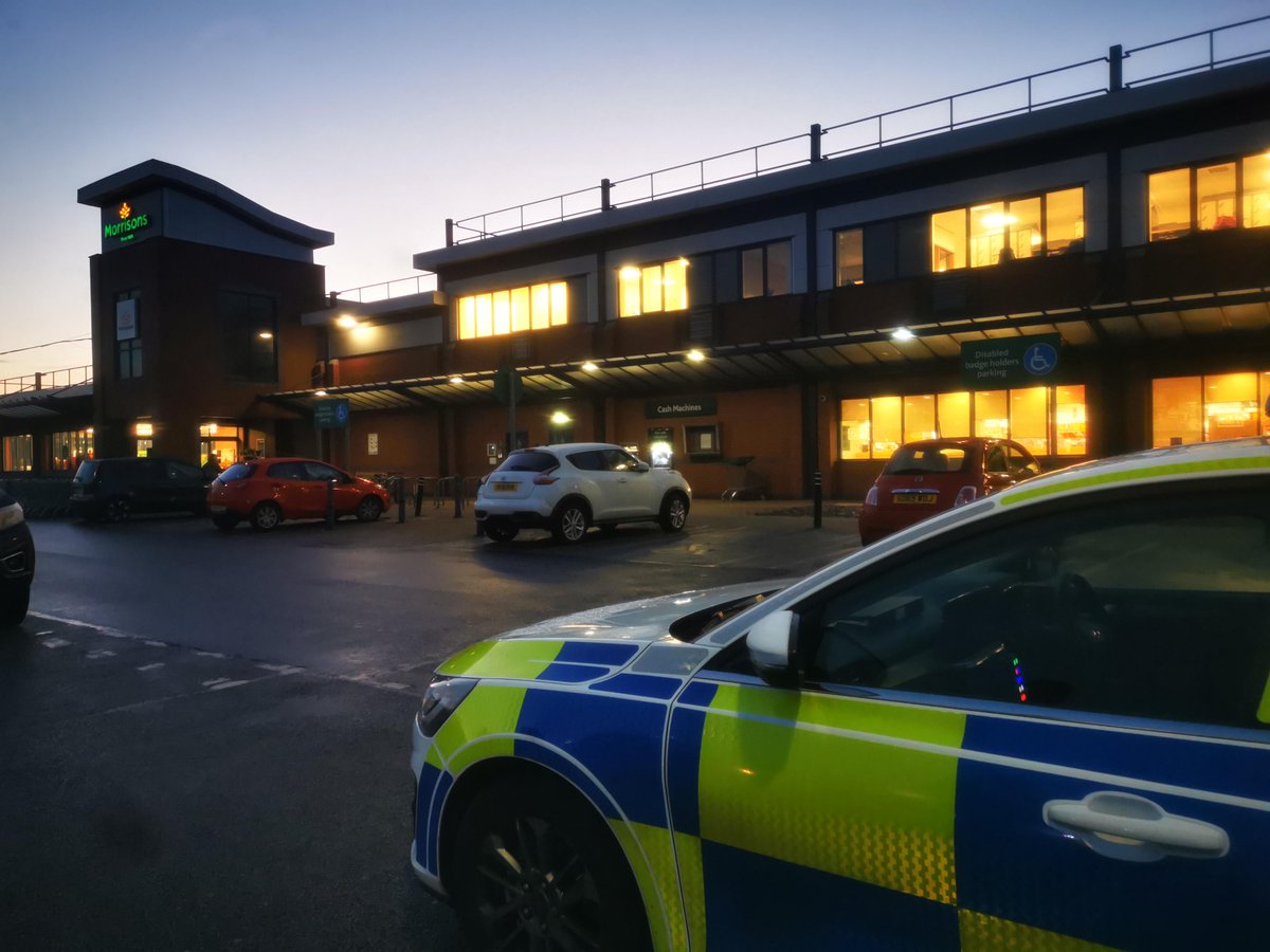 HumberbeatERYS's tweet photo. Your Kirkella Communities Team have been on #OpYuletide, high visibility at our retails stores in #Anlaby today.
Please mindful that there are road works causing traffic issues and be patient when navigating the car park.
#InYourCommunity #PreventativePolicing https://t.co/XtzV4oDERK