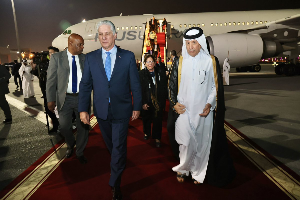Fraterna acogida hemos recibido a nuestra llegada en visita oficial a Doha, Estado de Qatar.

Se ha previsto un programa de trabajo intenso, en interés de continuar desarrollando las relaciones bilaterales en áreas mutuamente beneficiosas para ambos países .

#Cuba 🇨🇺 #Qatar 🇶🇦