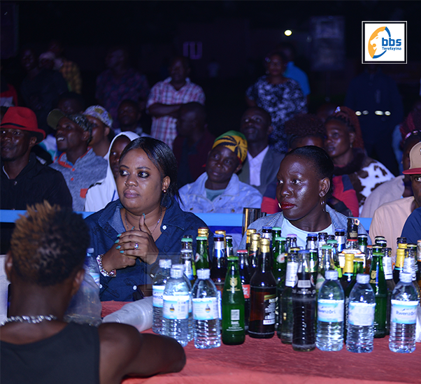 bbstvug's tweet photo. Ekiri mu Masaka Rugby Grounds kyebayita ekikambwe !! Eby'okunywa ebyabuli ngeri byasomye dda! #BBSAt7 https://t.co/fBLjqDB0Qy