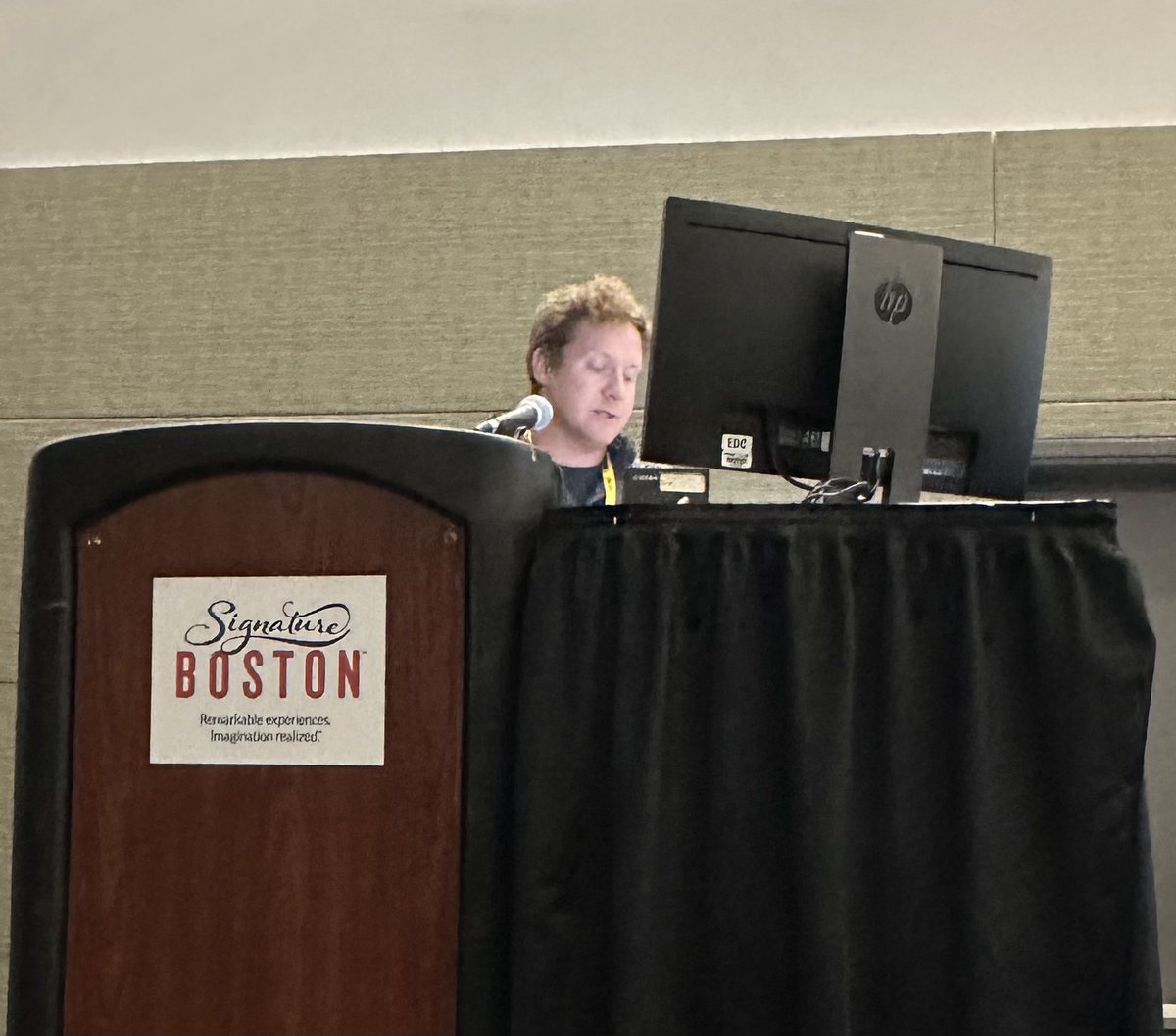 BranchingLab's tweet image. Great talk by @SteveTym on the opening day of #CellBio23 about using optogenetic tools to study axonal transport.