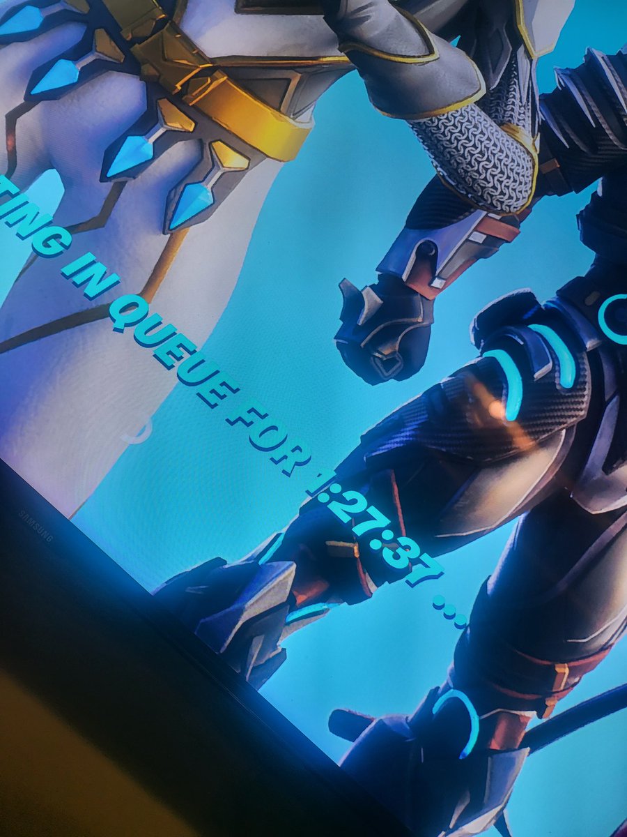 TheRealestJosh1's tweet photo. @EpicGames @FortniteGame 

I've been. In the queue for a little over an hour and when it finally counts down...it restarts 😒

#Fornite #FortniteOG #FortniteChapter5 #EpicGames #BIGBANG https://t.co/Pz8vARANTZ