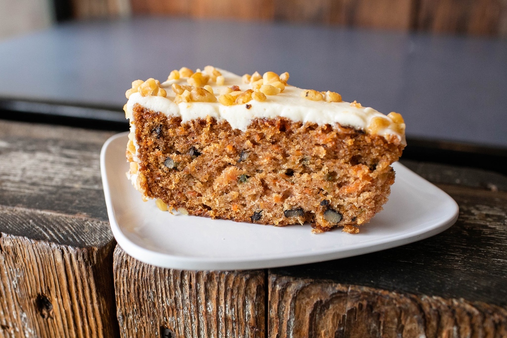 EriksDeliCafe's tweet photo. Weekends are for sweet treats! Don't forget to add our famous Carrot Cake to your lunch orders! 🥕🥕🥕
#eriksdelicafe #food #foodie #instafood #lunch #dinner #delicious #deli #value #fresh #withcharacter #santacruzfood #bayarea #California #CA #sweets #sweettooth #desserts https://t.co/71vIWc7jJ7