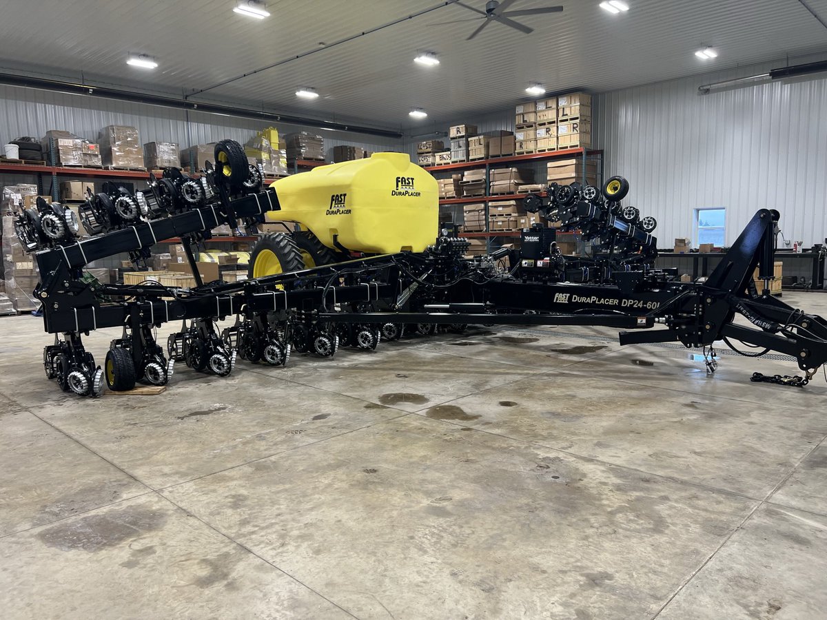 RSPrecisionIA's tweet photo. Anyone have experience with the Yetter cc strip units??  Share thoughts https://t.co/ri0s9OfQLK