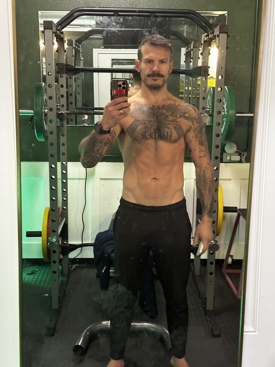 8 weeks of no sugar, no carbs 7 day @ 30 min workouts and daily cold plunges. 💪