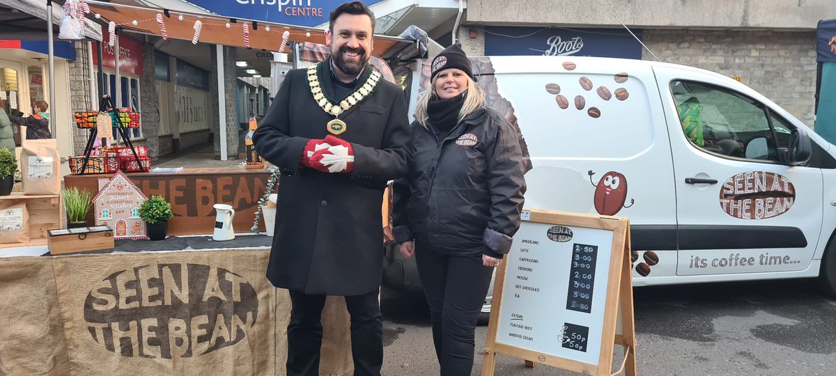 Great to have 2 VIP's visit me today at the Street Christmas Market. Thank you to both <a href="/SeenAtTheBean/">Seen At The Bean</a>