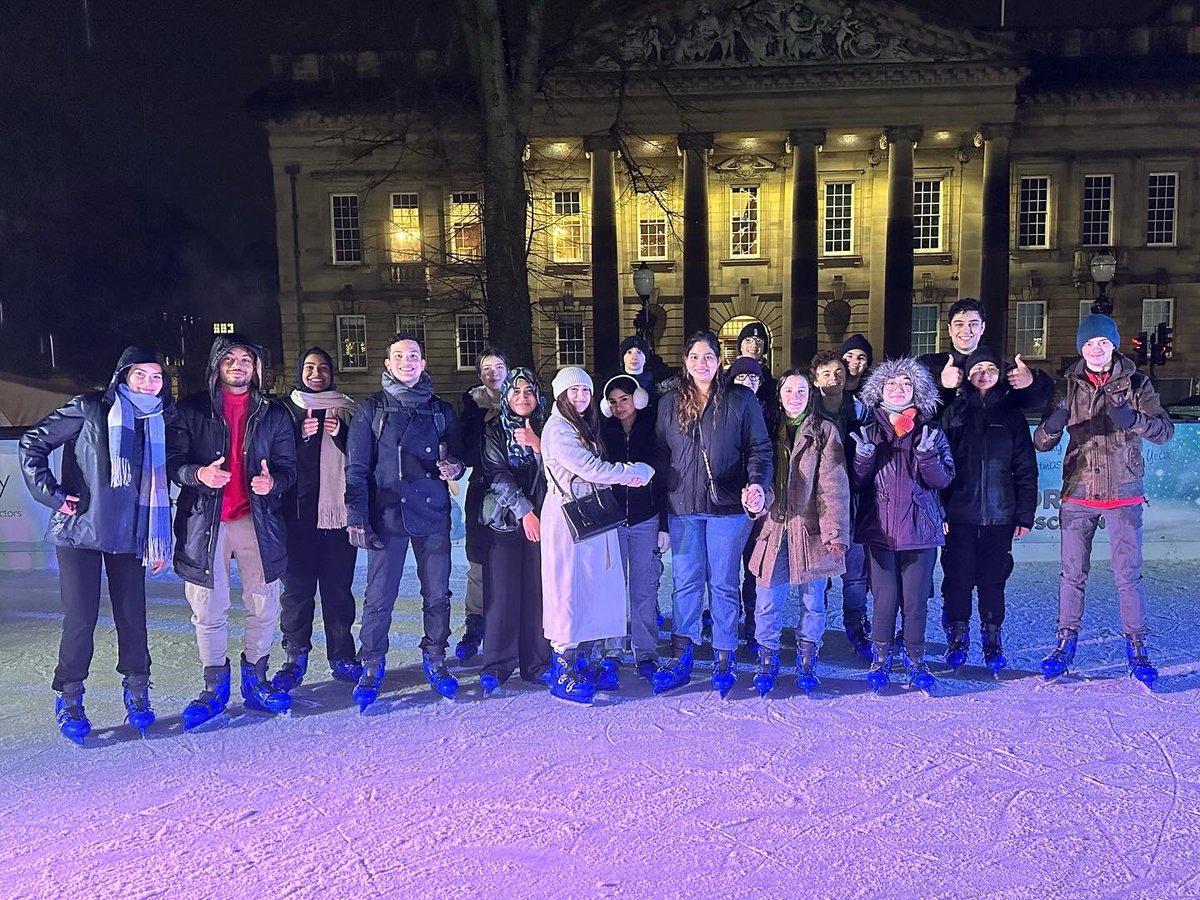 Skating in the snow ❄️⛸️⛄️