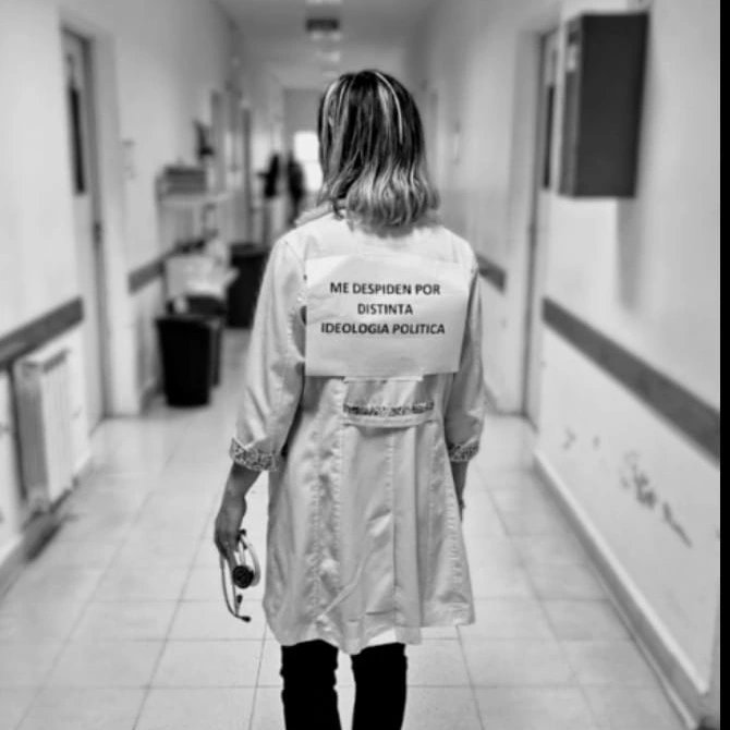 manuelfitti's tweet photo. BASTA DE ATROPELLOS
Una vez más el Intendente @gcocconi no le renueva el contrato a una profesional de la salud por PENSAR DIFERENTE.
La Doctora Duarte participo del equipo de salud en la campaña de @JuntosTapalque , donde aporto su mirada sobre la Salud en Tapalqué. https://t.co/vJjNkd7w7X