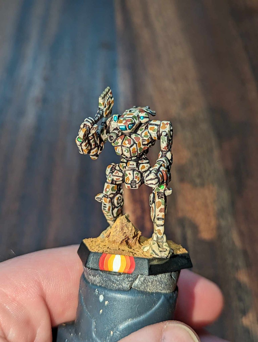 Another fine mini for #Battletech LEGENDS II at @strategicon in May! Again from the amazing brush of Sam Ling of KeyCityMini! Find him on Instagram and commission him! Here we have the Hatchetman of Tara Campbell, nicknamed 'Dorlach'.