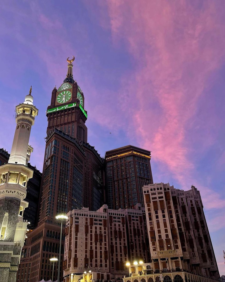 visitalharamain's tweet photo. 🕋 Ciel presque irréel à la Mecque ! 📸 https://t.co/tNunSeNn7C