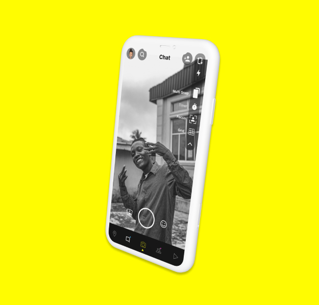 Posh_Josh_'s tweet image. #Day11 #40daysdesignchallenge #mobileappdesign #uidesign #uiux #snapchat 

I tried redesigning Snapchat interface. What are your thoughts on these?