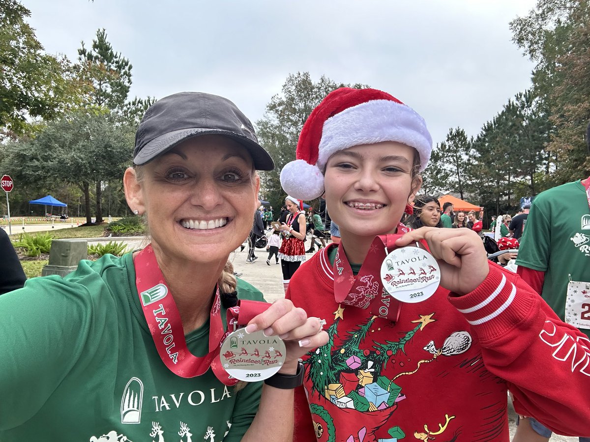 CoachWachel's tweet photo. It was a great morning for the Tavola Reindeer Run and getting in the Christmas spirit with our community! 🎄🦌❤️ It’s especially fun to compete with one my former athletes that shares the passion of running! 🏃‍♀️🥇💕 #foreverarunner #runaddiction #tistheseason https://t.co/47yUTynR3L