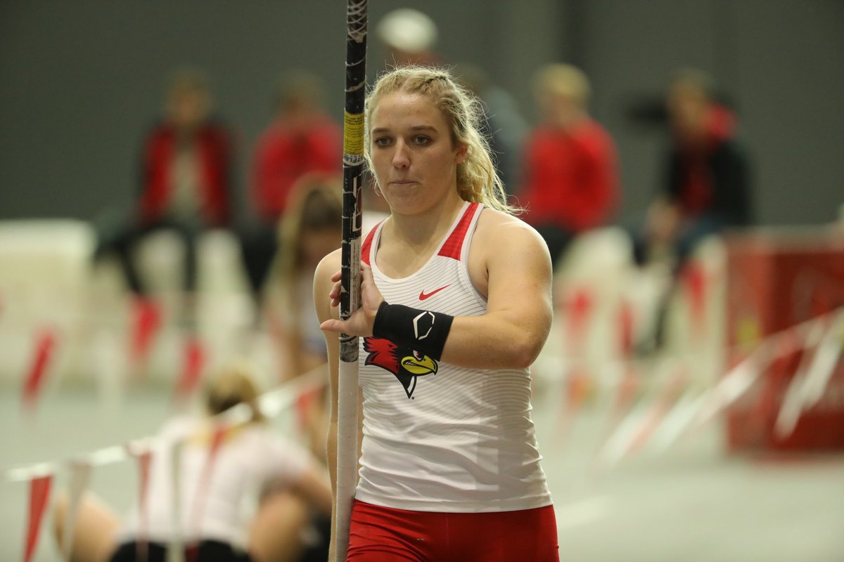 Best of the best! Windsor Roberts has the current Horton Field House Record for the pole vault with 3.85m (12’ 7.50”)🏆

#redbirdxctf