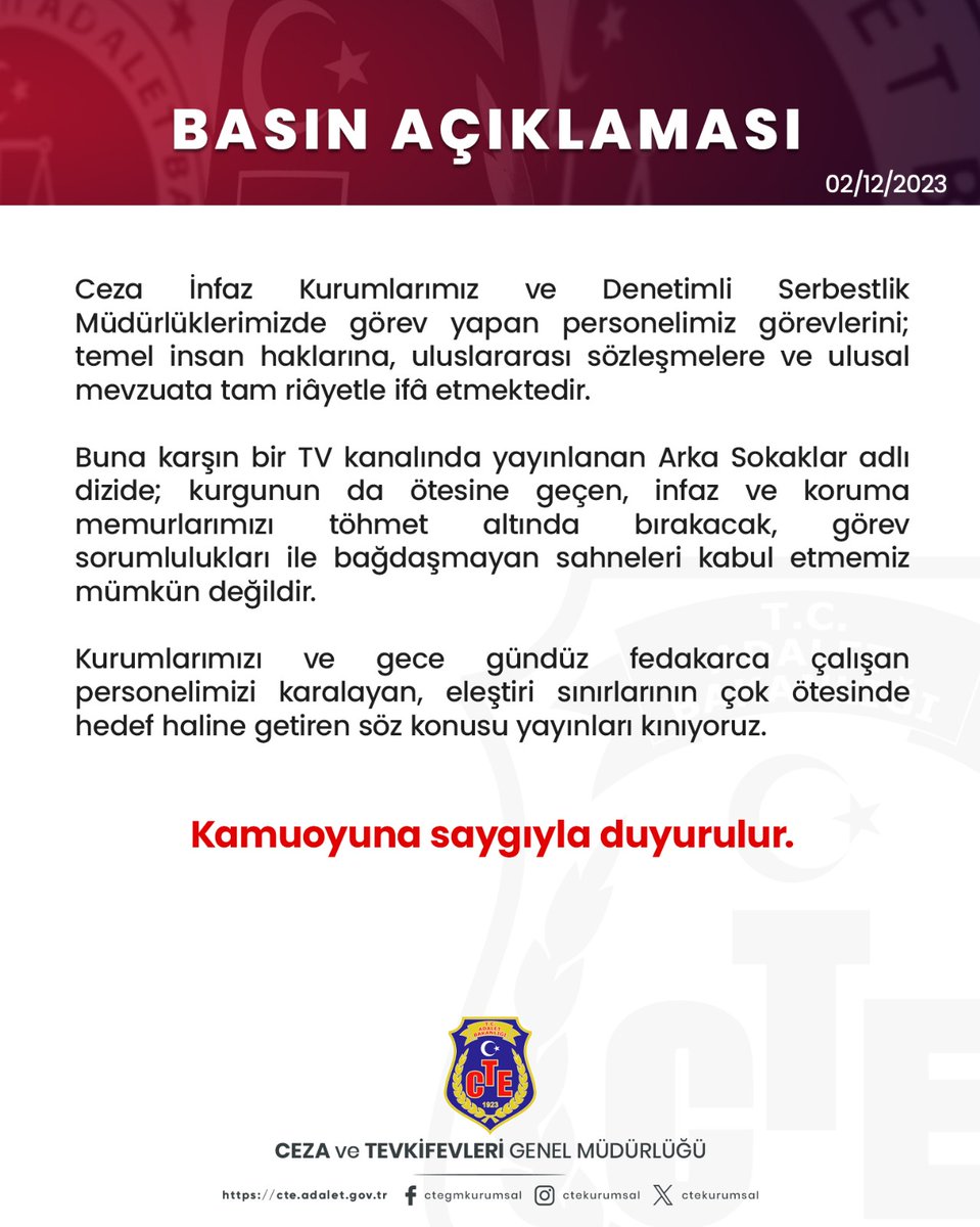 alperenumutt's tweet photo. "Arka Sokaklar" dizisinin
 kahramanca, fedakârca görev yapan İnfaz Ve Koruma Memurlarını 
reyting uğruna kötü göstermesi
kabul edilemez. 

Tüm CTE Ailesi olarak 
Sn. Genel Müdürümüz 
Enis Yavuz YILDIRIM (@YavuzEnis) ve Sn. Personel Daire Başkanımız
Fatih Serkan GÜNAYDIN (@fserkang )
önderliğinde reyting uğruna bizleri olmayacak durumlarda gösteren, bizleri halkımıza karşı küçük düşüren film ve dizi sahnelerini kınıyoruz.

Genel Müdürümüzün ve 
Personel Daire Başkanımızın bizlere vermiş olduğu destek çok önemli. Diğer daire Başkanlarımızı da vermiş olduğu destekten dolayı çok teşekkür ederiz. Bizler kahramanca ve fedakârca görev yaparken en üst amirlerimizin yanımızda olduğunu bilmek bizlere büyük bir motivasyon sağlayacaktır. 

Genel Müdürüm ve Daire Başkanlarım bu dizide geçen olumsuz sahne bizlere olumlu olarak yansısın ve artık 
İnfaz ve Koruma Memurları 
sahipsiz, kimsesiz kalmasın. 
Tek isteğimiz tek beklentimiz büyüklerimizin bizi görmesi, duyması, savunmasıdır.

Tekrardan Genel Müdürümüze ve Daire Başkanlarımıza teşekkürlerimizi iletiyorum. 

"BİZ BİRLİKTE GÜÇLÜYÜZ."