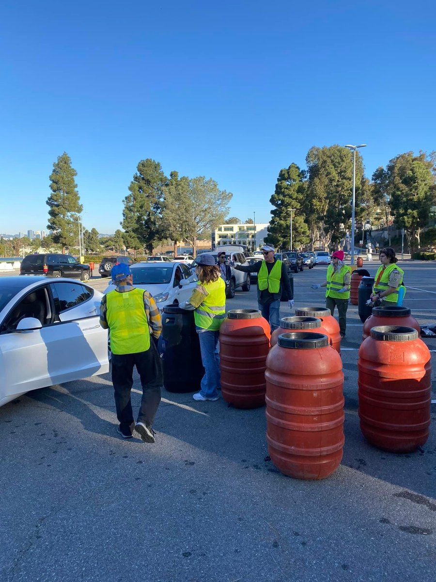 200 free rain barrels provided in just two hours! A beautiful morning for the last @WestBasin #rainbarrels distribution event of the year. Thank you #CulverCity #Rotary Club for helping us in anticipation of another wet winter! 
#SaveOurWater #CAwater #savewater #water