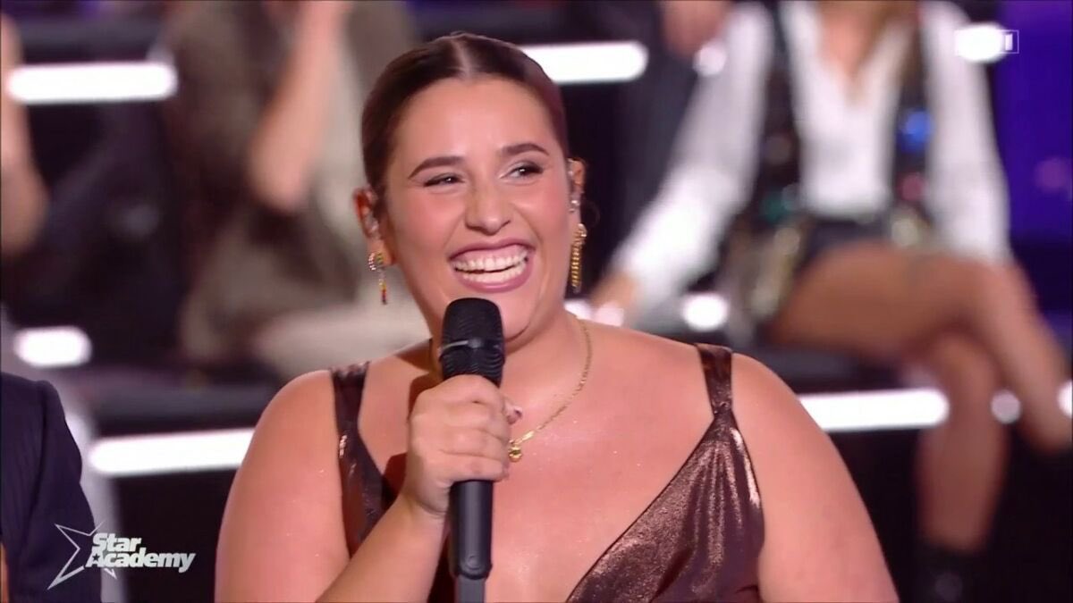 xfivigh's tweet photo. #StarAcademy
#StarAcademyleLive 

mettons au clair ce débat :

qui est la meilleure de cette saison ?

RT : Clara

Like : Helena https://t.co/ZDrgG3IA8G
