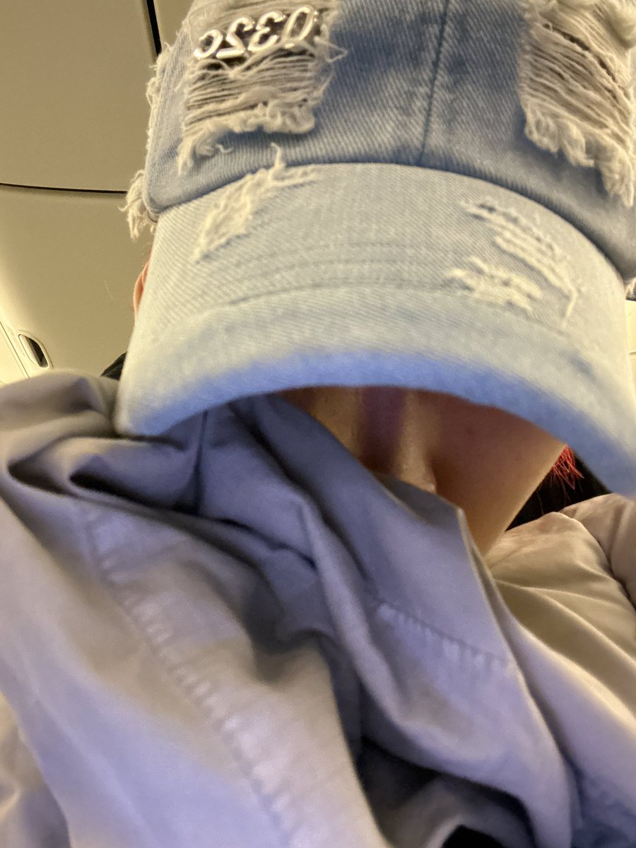 BamBam1A's tweet photo. เจอกันใหม่นะครับ🇹🇭
รีบกลับไปนอนกันเด้อ~ https://t.co/Vk5Mh8o5JN