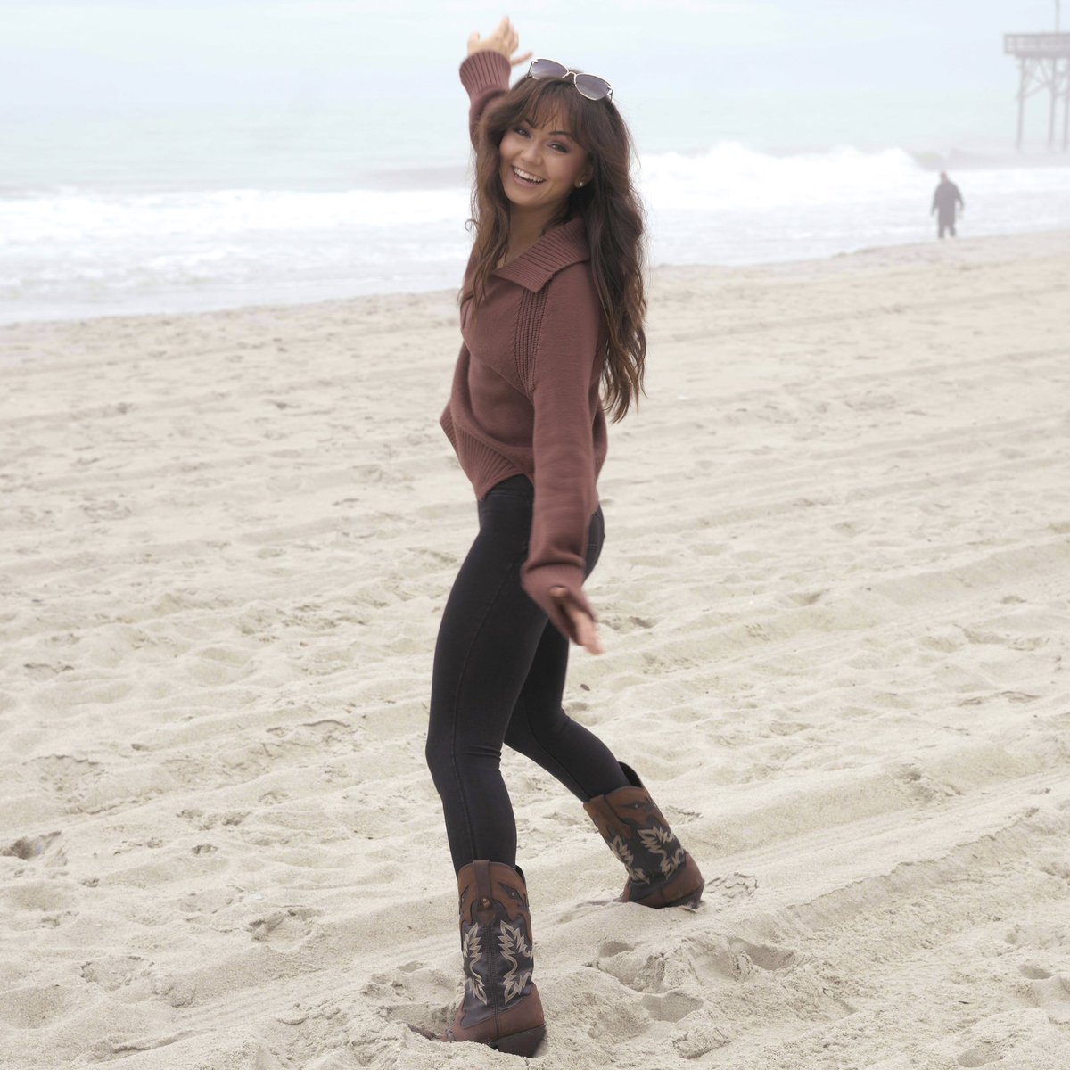 CelesteKellogg's tweet photo. This. Is. 30. (As of November 30th 💁🏻‍♀️)

For my birthday, I would like for you guys to watch my music video and share it with 3 people!  Thank you ❤️❤️❤️🎄🎄🎄😂😂😂 that is all.

All I want for Christmaaaassss is views! 
https://t.co/OZBWvWKBPw 

@elonmusk help me out here 🙏 https://t.co/XAsrjFmSg4