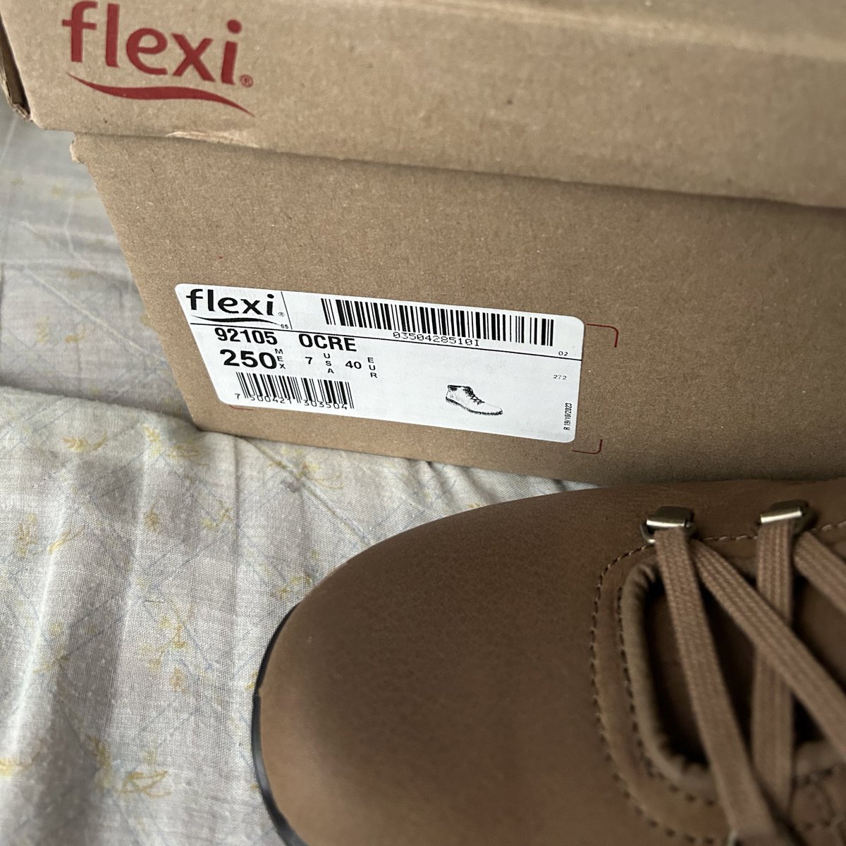 CarbajalMX's tweet photo. @flexi una pena que pidas un color y te manden otro, muy mala experiencia de compra en línea https://t.co/jRGLRk3jTg