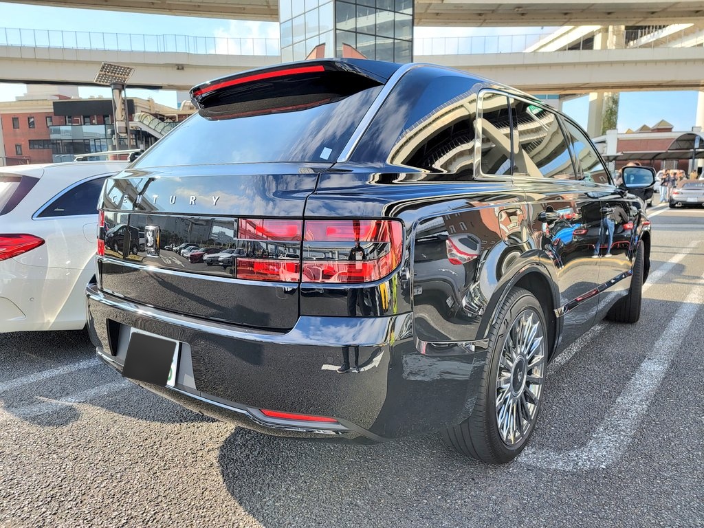 Angelfish_Now's tweet photo. 新型センチュリー国内1号車ですって😆
内装がスゴい✨ https://t.co/hcE53OO4iz