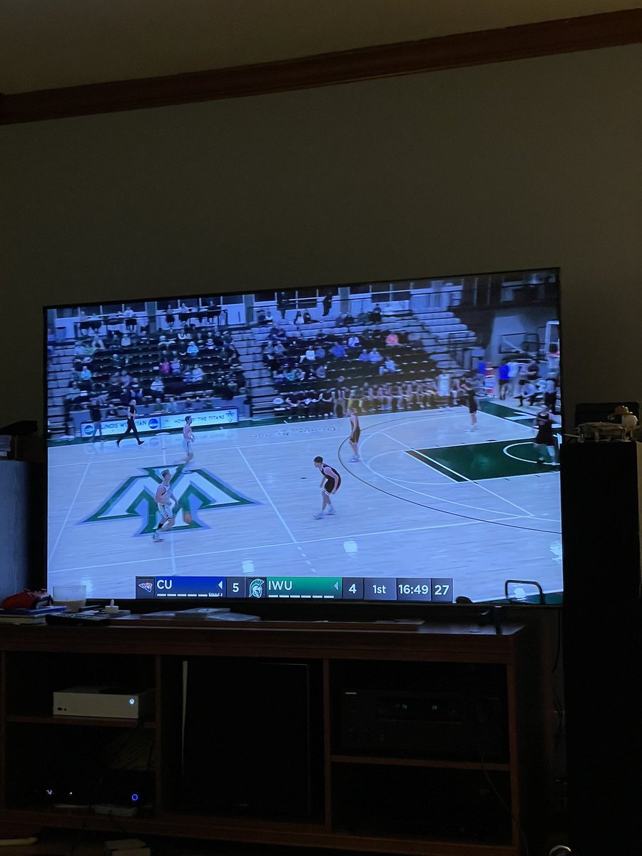 morriskj1's tweet photo. Streaming @IWUBasketball games at home - a fun addition to our winters the last couple years. 💚🤍 https://t.co/CBZANp9Dro
