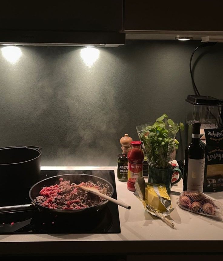 cozinhar só pra mim é tão chatinho, queria umas quinze bocas esfomeadas pra alimentar