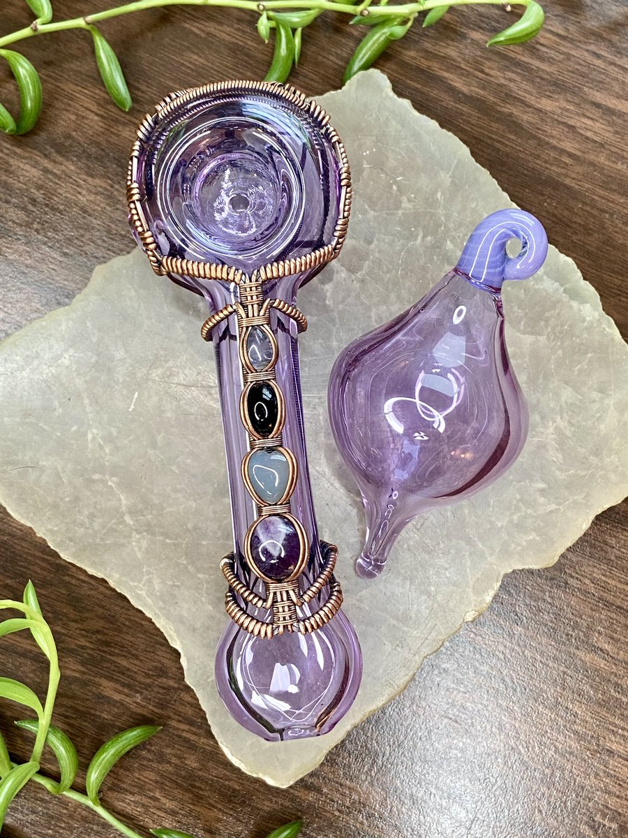 Giving away this ornament to whoever snags this pipe💜👀🥹