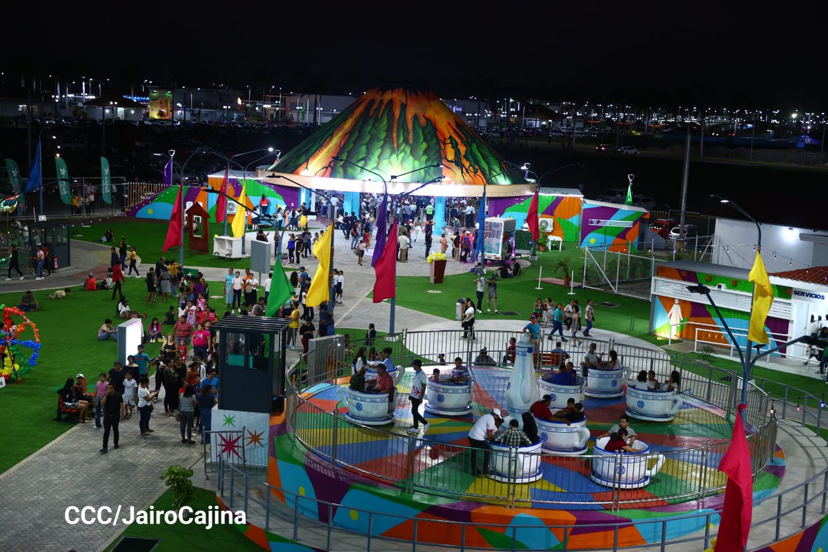 Familias nicaragüenses visitan este sábado 2 de diciembre el Parque de la Alegría, este fascinante parque de diversiones cuenta con 15 juegos y está ubicado en la cuarta etapa del Puerto Salvador Allende, en Managua. #NicaraguaPazYBuenaVoluntad