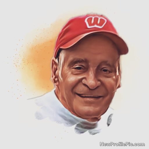 khammond1965's tweet photo. I know One Former Waverly Player (Class of 1949) that is Smiling Tonight. #Wolverineproud https://t.co/rMtkNqDyeV