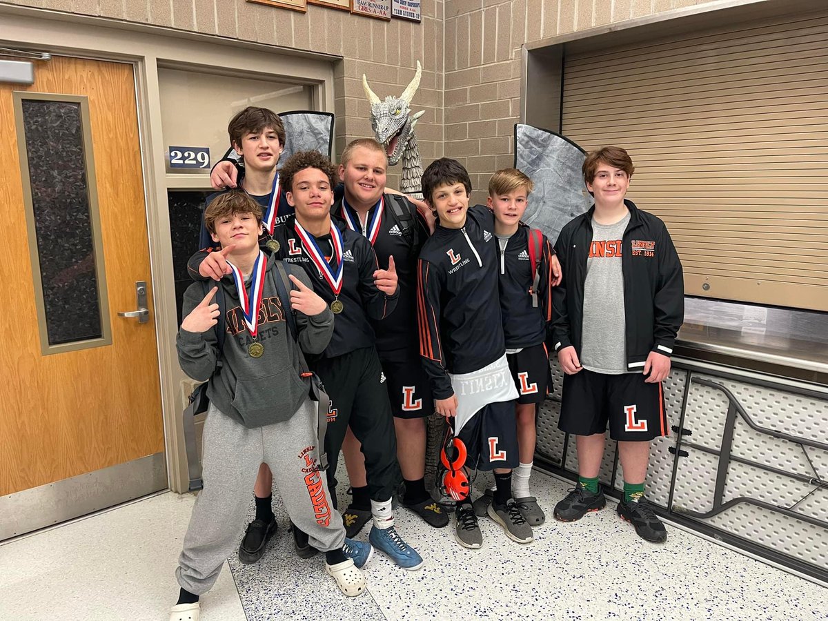 Congrats to middle school wrestling on their performance at the Cameron Tournament!

Brock Humphrey 1st
Georgie Mamakos 1st
Eliott Wade 1st 
Maguire Palian 3rd
Sawyer Palian 3rd