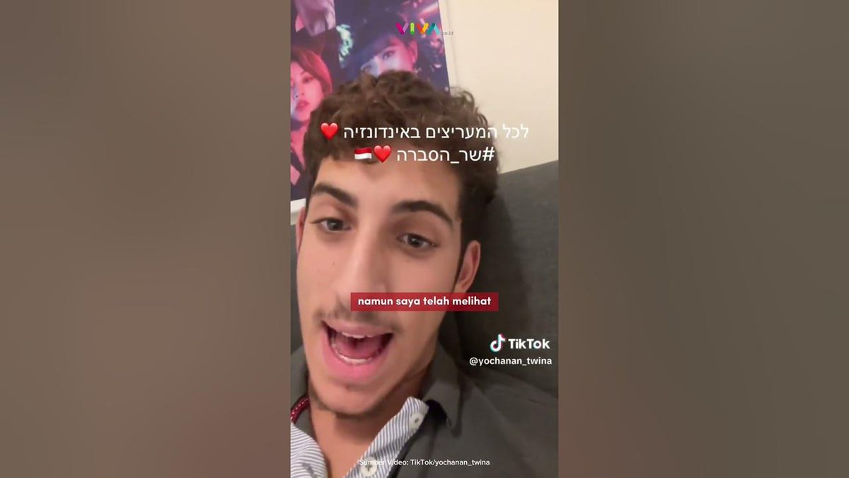 VIVAcoid's tweet image. [VIDEO] Dengan Gaya Centil, Tentara Israel Balas Hujatan Warganet Indonesia #israel #viral #warganet dlvr.it/SzdCFH #youtube