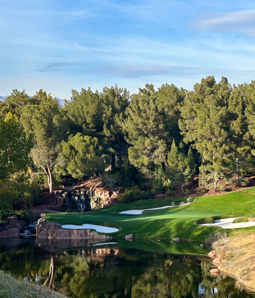 PaigeSpiranac's tweet photo. Hole 17 at Shadow Creek is special https://t.co/Z5TckCBNck